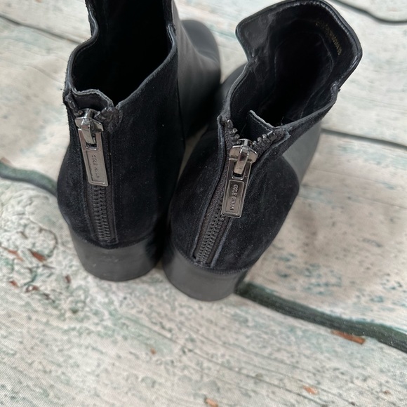 Cole Haan 8B black leather ankle boots suede flats fall neutral business casual - Picture 7 of 8